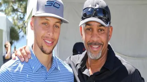 伊朗与阿联酋比赛因照明故障暂停，双方运动员已休息离场