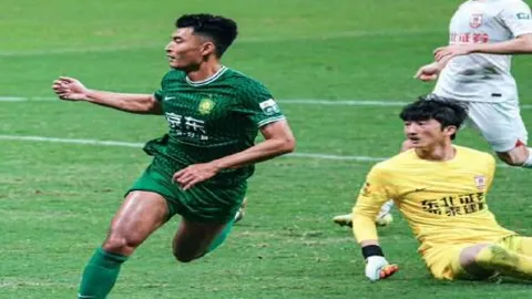 阿森纳仅一球险胜，与领头羊差距达十二分